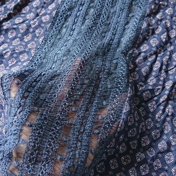 Mine brand - Printed Geo Embroidered sleeveless Tank Top size M - Picture 3 of 11